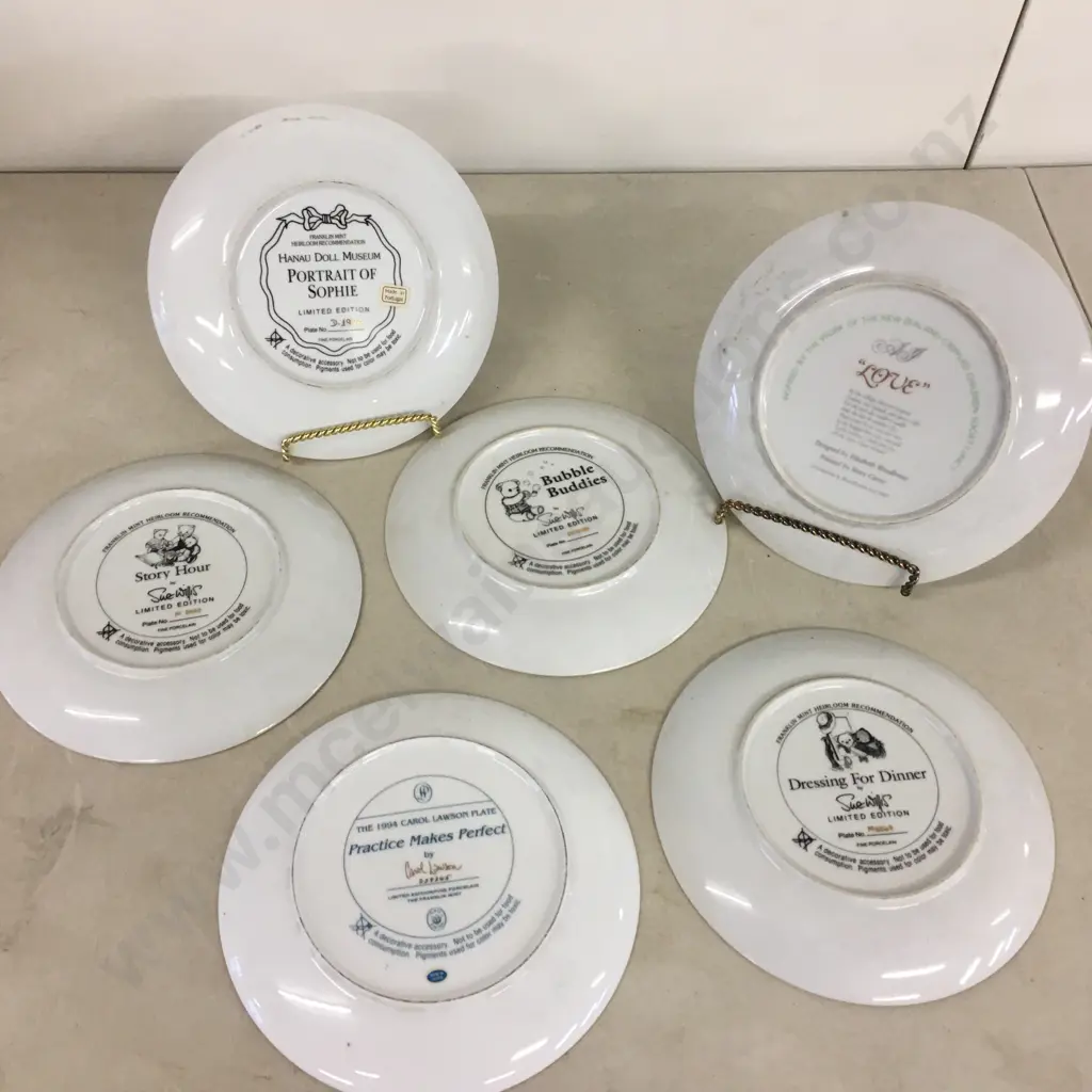 Assorted Collectors Plates x6 Image 1++